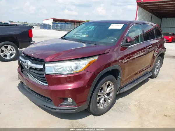 5TDZKRFH5GS169747 2016 TOYOTA HIGHLANDER - Image 2