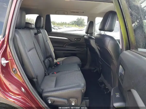 5TDZKRFH5GS169747 2016 TOYOTA HIGHLANDER - Image 8