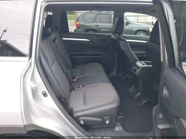 5TDZKRFH5GS174642 2016 TOYOTA HIGHLANDER - Image 8