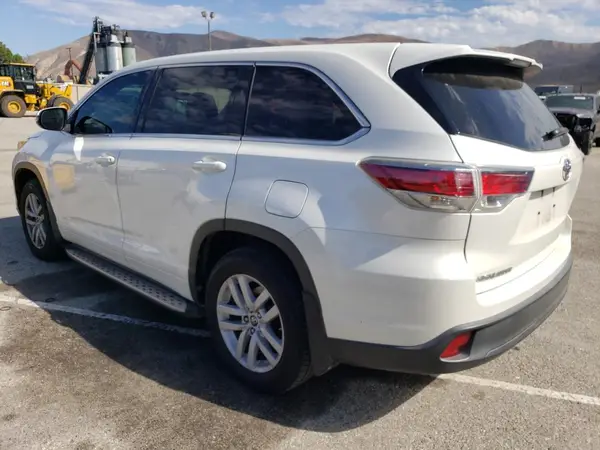5TDZKRFH5GS176925 2016 TOYOTA HIGHLANDER - Image 2