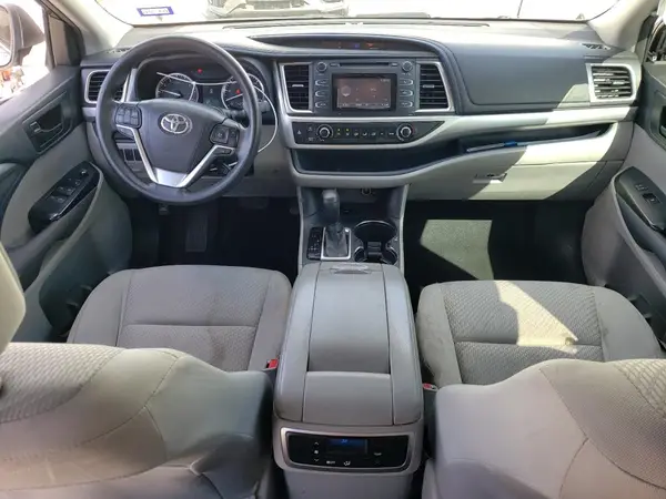 5TDZKRFH5GS176925 2016 TOYOTA HIGHLANDER - Image 8