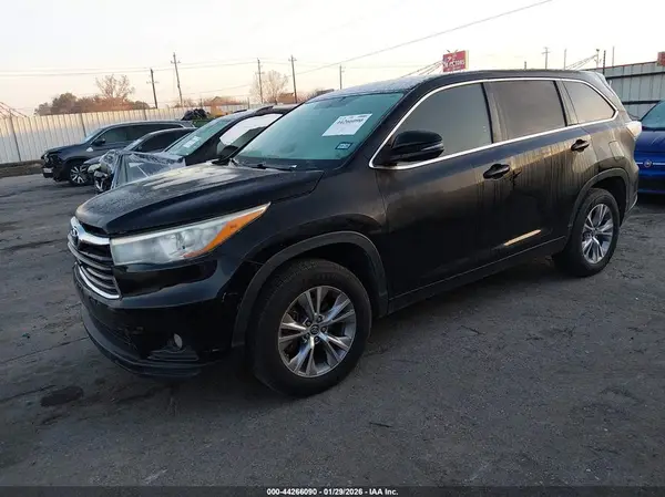 5TDZKRFH5GS185785 2016 TOYOTA HIGHLANDER - Image 2