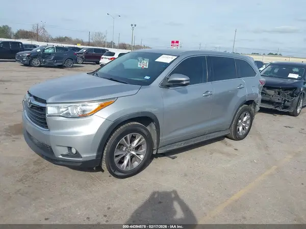 5TDZKRFH6GS120718 2016 TOYOTA HIGHLANDER - Image 2
