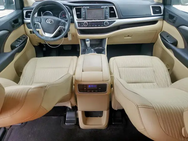 5TDZKRFH6GS126678 2016 TOYOTA HIGHLANDER - Image 8