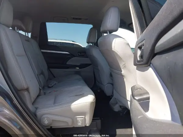5TDZKRFH6GS154464 2016 TOYOTA HIGHLANDER - Image 8