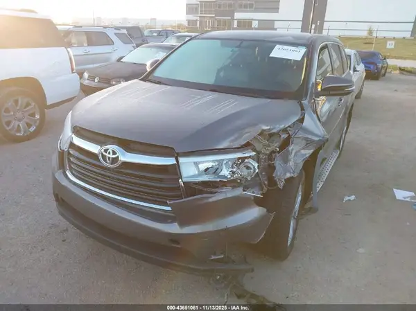 5TDZKRFH6GS165240 2016 TOYOTA HIGHLANDER - Image 2