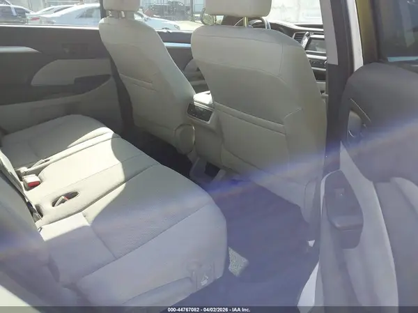5TDZKRFH6GS166338 2016 TOYOTA HIGHLANDER - Image 8