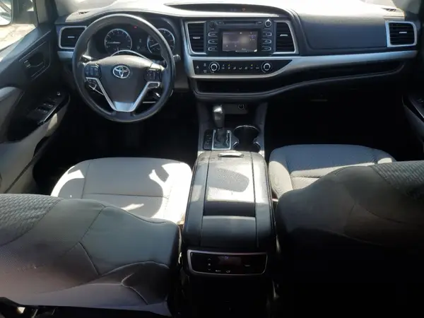 5TDZKRFH6GS177324 2016 TOYOTA HIGHLANDER - Image 8