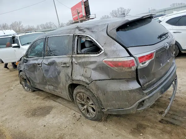 5TDZKRFH6GS183866 2016 TOYOTA HIGHLANDER - Image 2