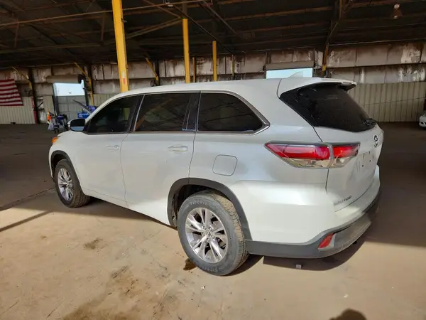 5TDZKRFH6GS186525 2016 TOYOTA HIGHLANDER - Image 2