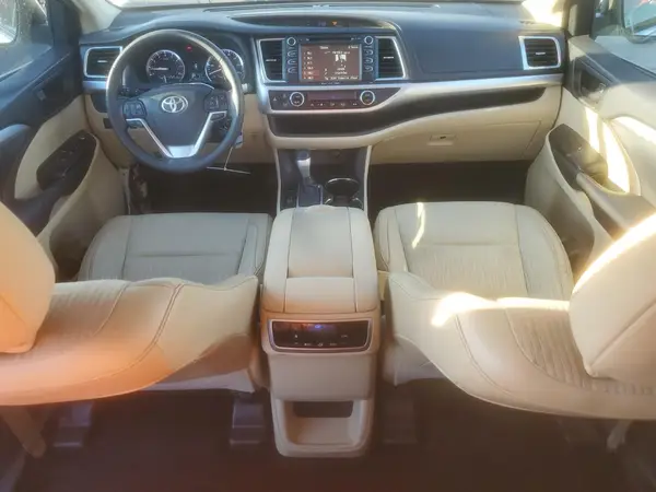 5TDZKRFH7GS139097 2016 TOYOTA HIGHLANDER - Image 8