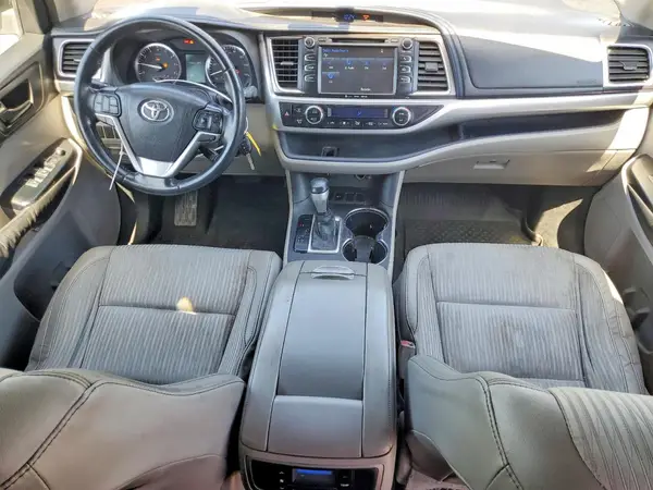 5TDZKRFH7GS139665 2016 TOYOTA HIGHLANDER - Image 8