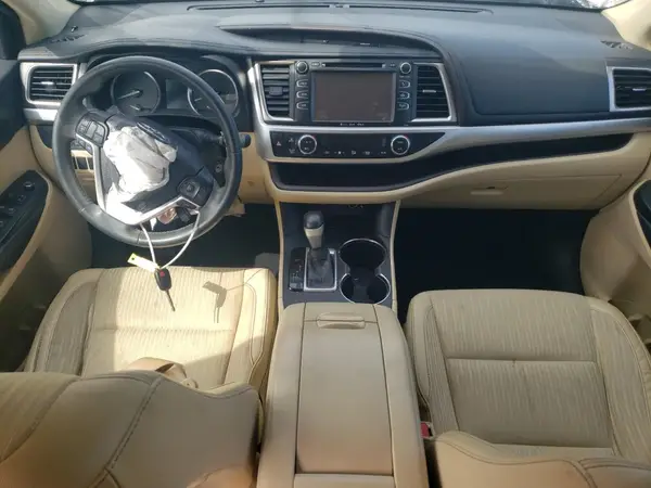5TDZKRFH7GS156790 2016 TOYOTA HIGHLANDER - Image 8