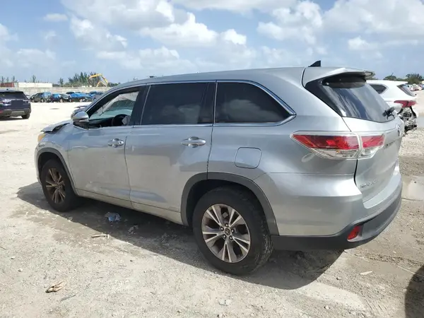5TDZKRFH7GS157499 2016 TOYOTA HIGHLANDER - Image 2