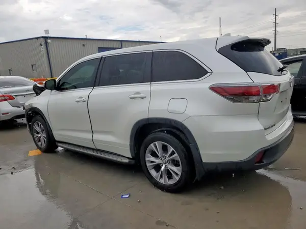 5TDZKRFH7GS169409 2016 TOYOTA HIGHLANDER - Image 2