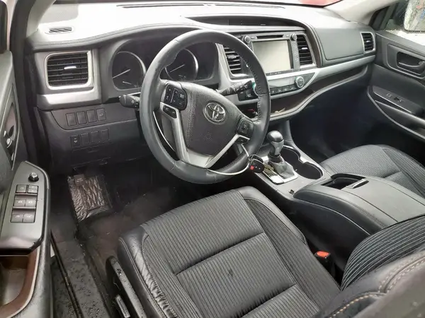 5TDZKRFH7GS169409 2016 TOYOTA HIGHLANDER - Image 8