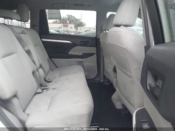 5TDZKRFH7GS171063 2016 TOYOTA HIGHLANDER - Image 8