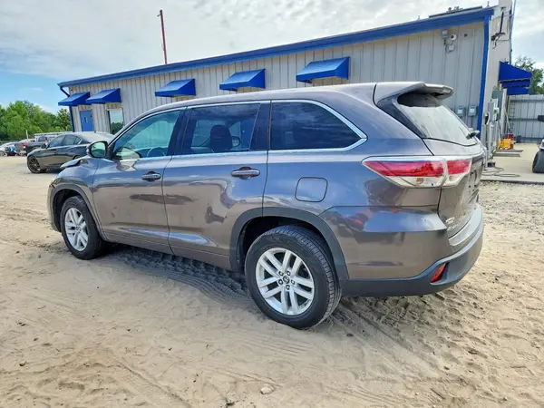 5TDZKRFH7GS174318 2016 TOYOTA HIGHLANDER - Image 2