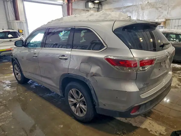 5TDZKRFH7GS177641 2016 TOYOTA HIGHLANDER - Image 2
