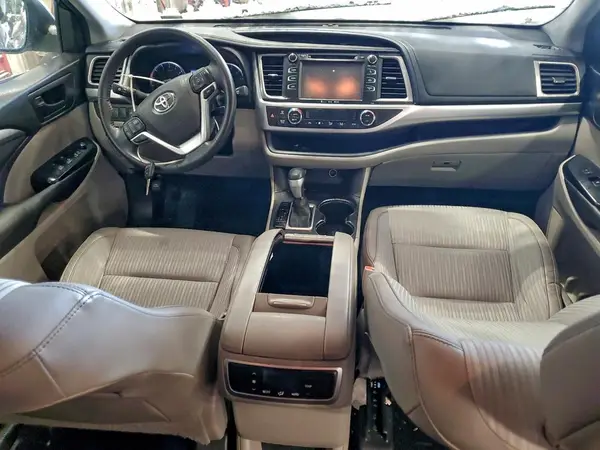 5TDZKRFH7GS177641 2016 TOYOTA HIGHLANDER - Image 8