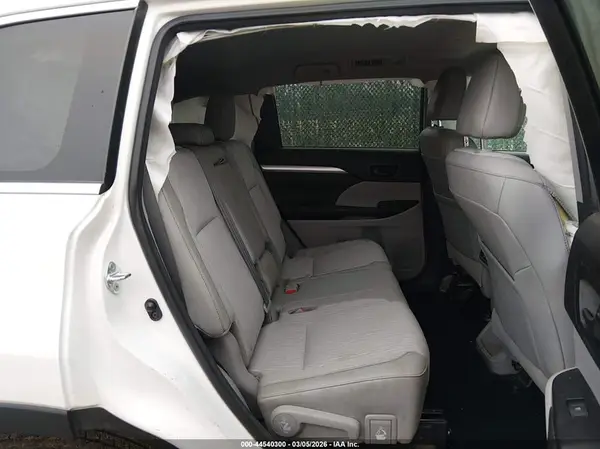 5TDZKRFH7GS178093 2016 TOYOTA HIGHLANDER - Image 8