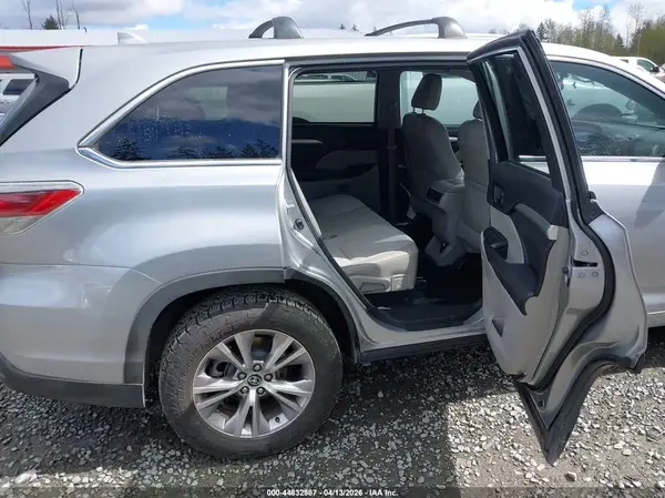 5TDZKRFH7GS180202 2016 TOYOTA HIGHLANDER - Image 8