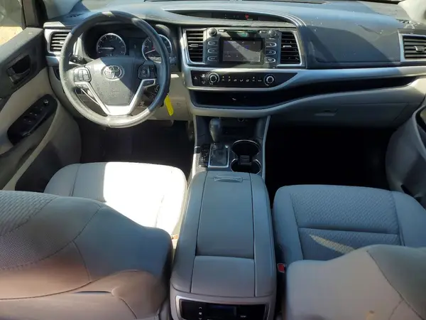 5TDZKRFH7GS180765 2016 TOYOTA HIGHLANDER - Image 8