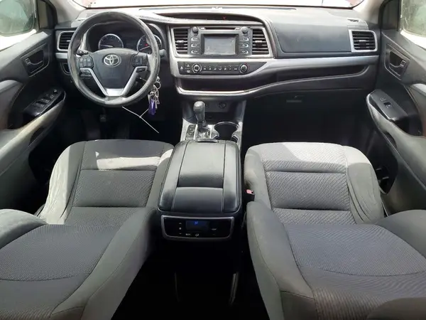 5TDZKRFH7GS181415 2016 TOYOTA HIGHLANDER - Image 8