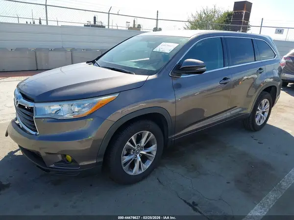 5TDZKRFH7GS186128 2016 TOYOTA HIGHLANDER - Image 2