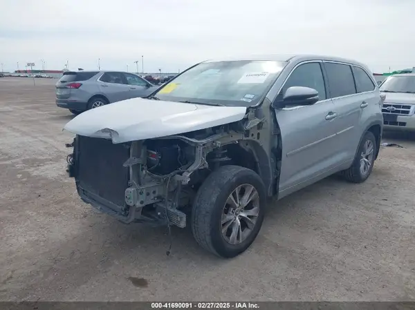 5TDZKRFH8GS122602 2016 TOYOTA HIGHLANDER - Image 2