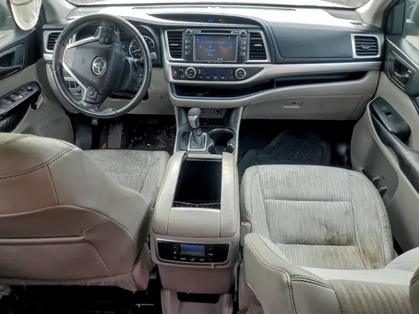 5TDZKRFH8GS133678 2016 TOYOTA HIGHLANDER - Image 8