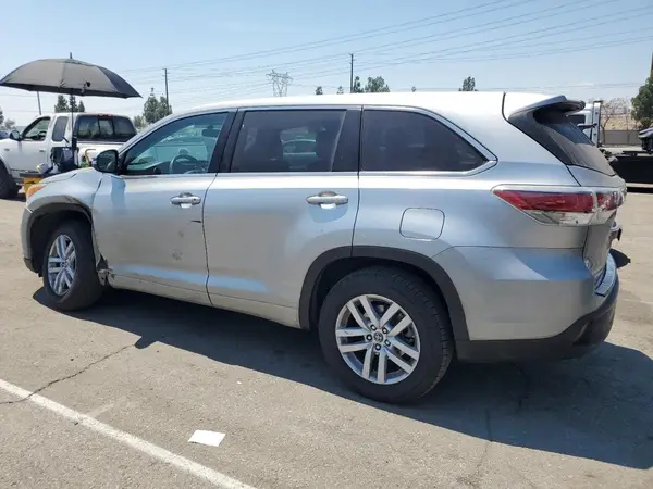 5TDZKRFH8GS142820 2016 TOYOTA HIGHLANDER - Image 2