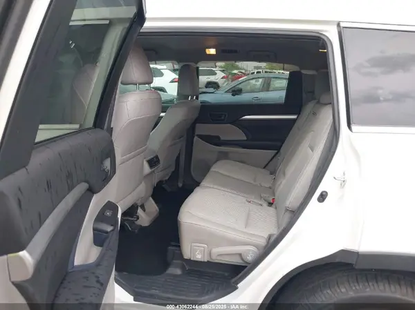 5TDZKRFH8GS150822 2016 TOYOTA HIGHLANDER - Image 8