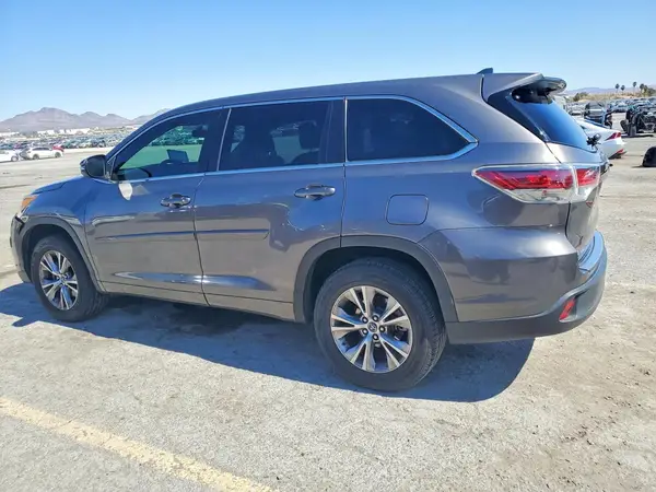 5TDZKRFH8GS173940 2016 TOYOTA HIGHLANDER - Image 2