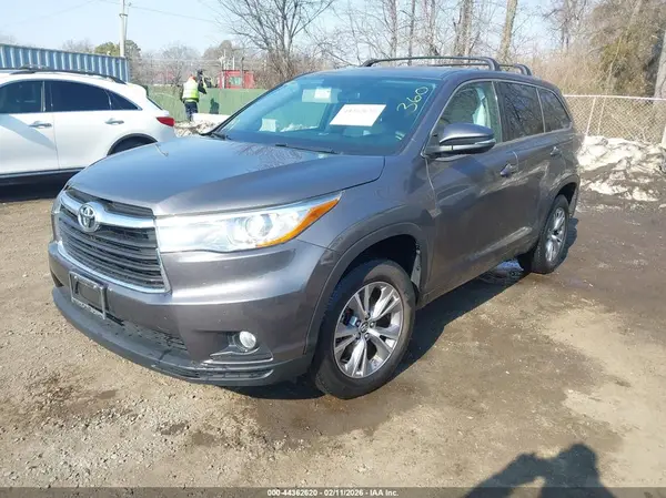 5TDZKRFH8GS179012 2016 TOYOTA HIGHLANDER - Image 2