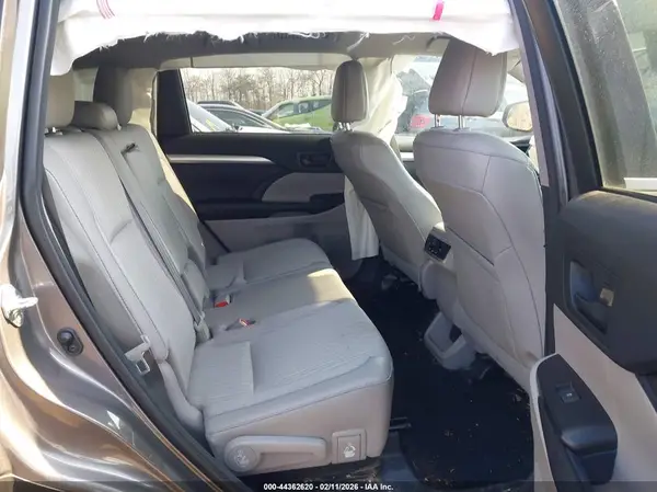 5TDZKRFH8GS179012 2016 TOYOTA HIGHLANDER - Image 8