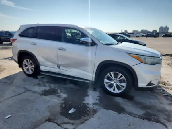 2016 TOYOTA HIGHLANDER COPART lot 84740985 auction photo 4