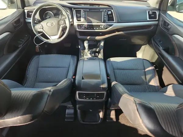 5TDZKRFH8GS182279 2016 TOYOTA HIGHLANDER - Image 8
