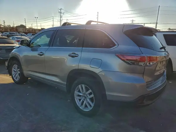 5TDZKRFH8GS183853 2016 TOYOTA HIGHLANDER - Image 2