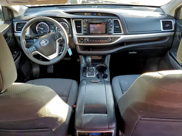 5TDZKRFH8GS183853 2016 TOYOTA HIGHLANDER - Image 8