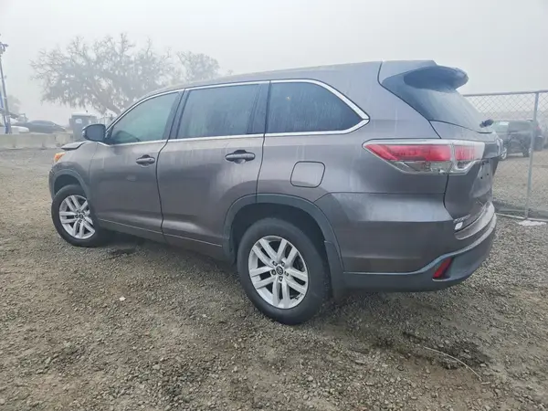 5TDZKRFH8GS184419 2016 TOYOTA HIGHLANDER - Image 2