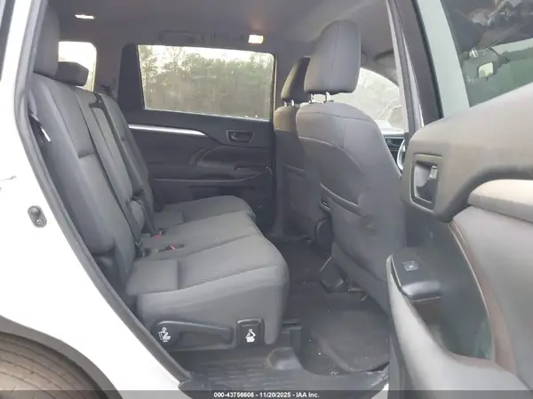 5TDZKRFH9GS144690 2016 TOYOTA HIGHLANDER - Image 8