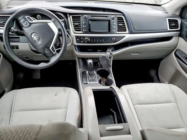 5TDZKRFH9GS153261 2016 TOYOTA HIGHLANDER - Image 8