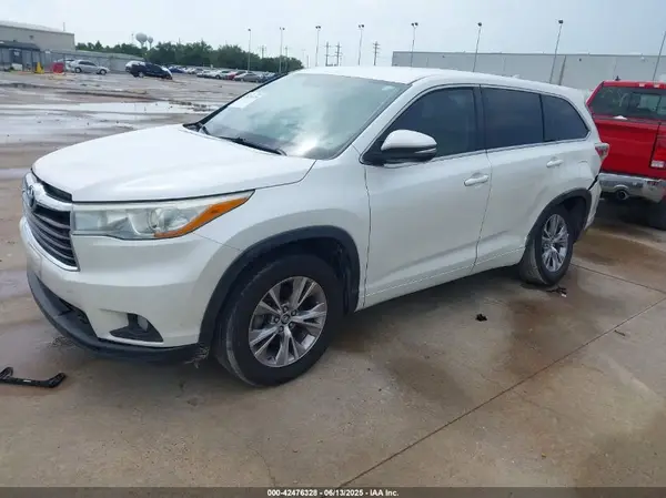 5TDZKRFH9GS171226 2016 TOYOTA HIGHLANDER - Image 2