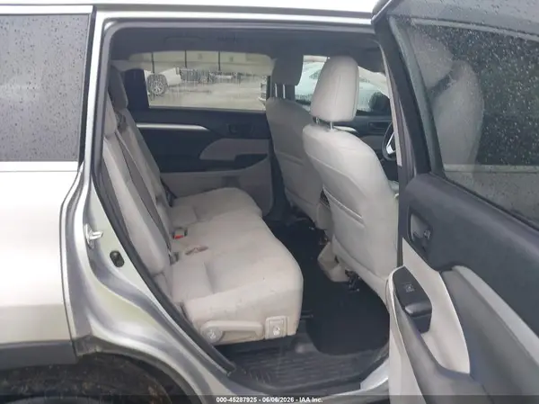 5TDZKRFH9GS171548 2016 TOYOTA HIGHLANDER - Image 8