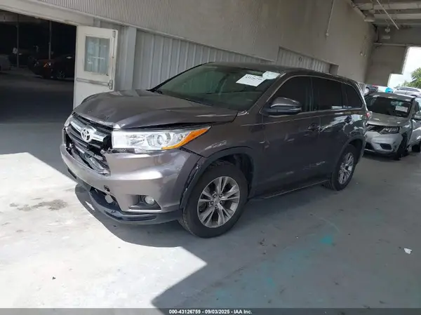 5TDZKRFH9GS176328 2016 TOYOTA HIGHLANDER - Image 2