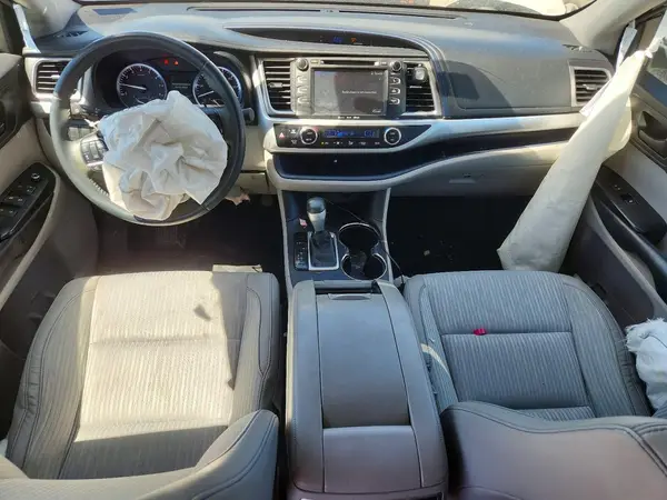 5TDZKRFH9GS177527 2016 TOYOTA HIGHLANDER - Image 8