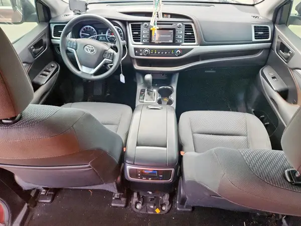 5TDZKRFH9GS183523 2016 TOYOTA HIGHLANDER - Image 8