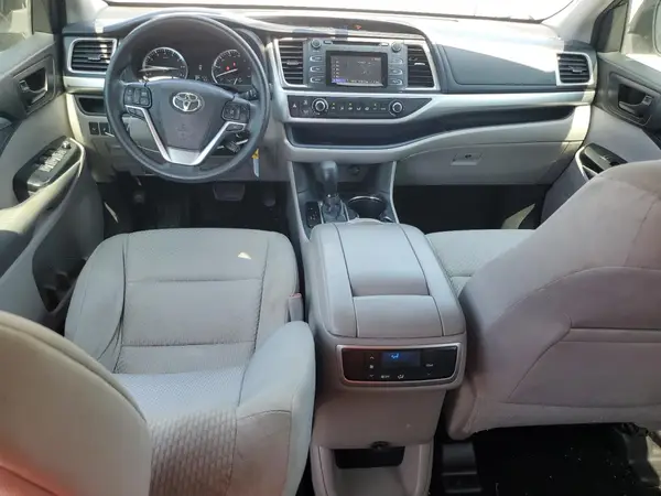 5TDZKRFH9GS185000 2016 TOYOTA HIGHLANDER - Image 8