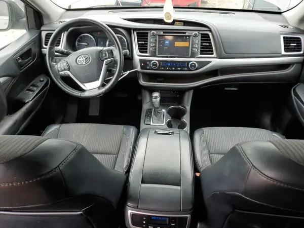 5TDZKRFH9GS187359 2016 TOYOTA HIGHLANDER - Image 8